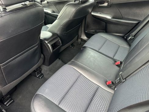 Used 2013 Toyota Camry SE image 14