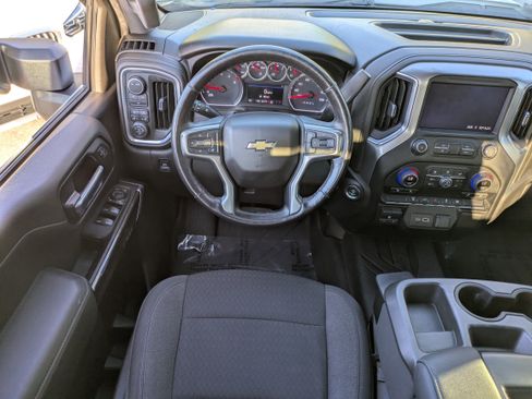 Used 2022 Chevrolet Silverado 3500 LT w/ Convenience Package image 17