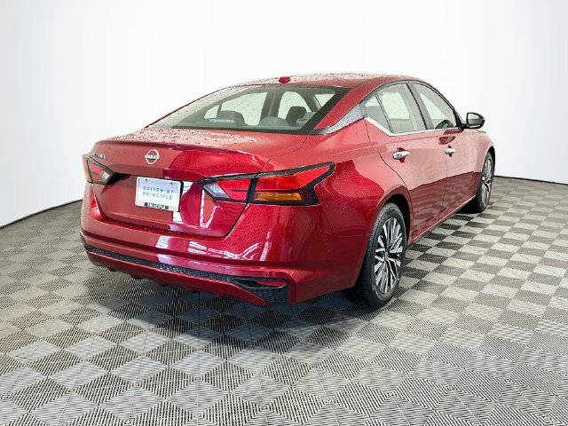 Used 2025 Nissan Altima 2.5 SV FWD image 9