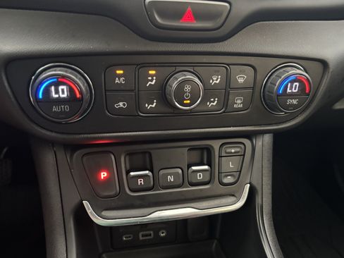 Used 2020 GMC Terrain SLT w/ Preferred Package FWD image 15