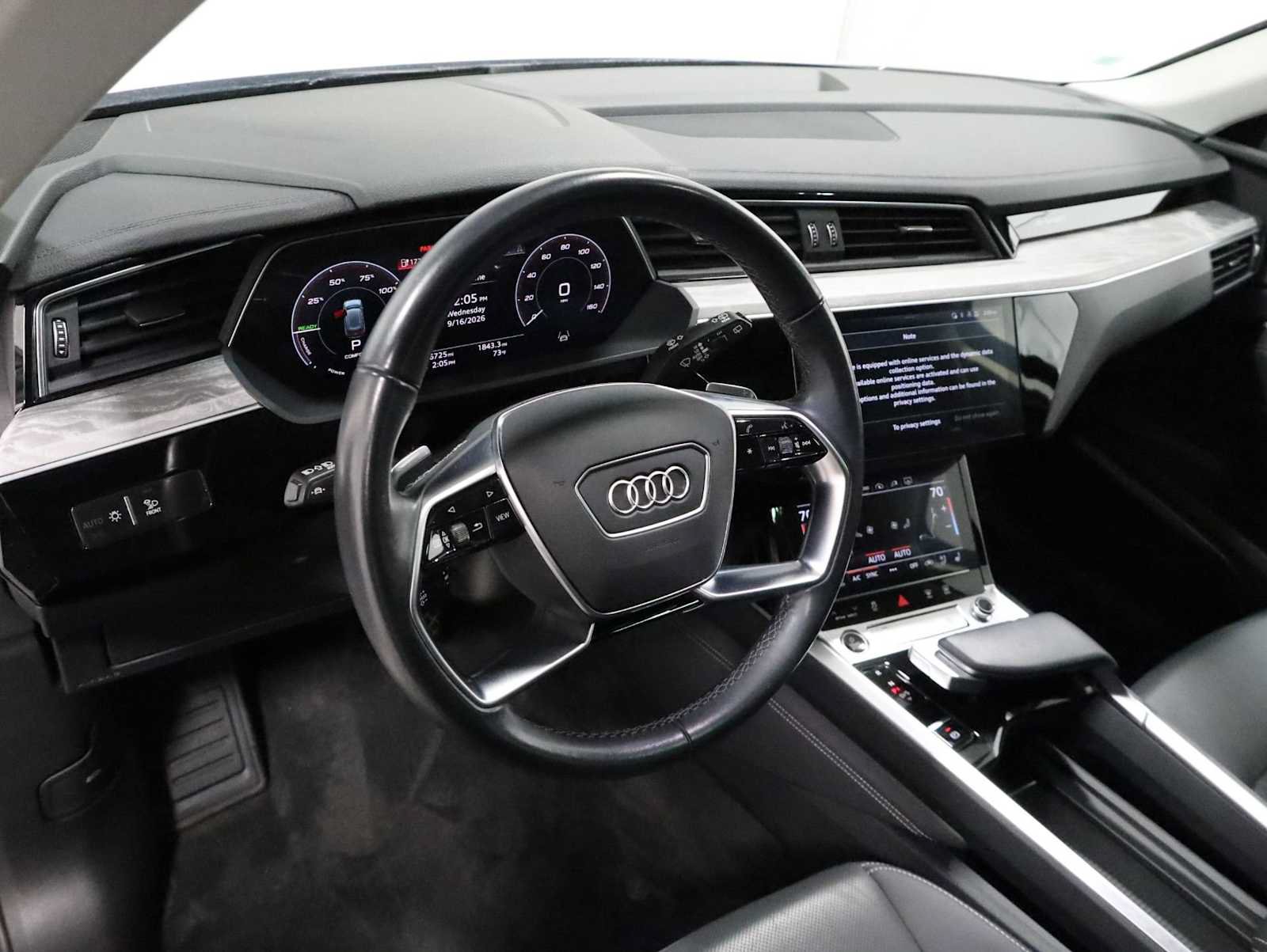 Used 2024 Audi Q8 e-tron Premium Plus AWD/4WD image 4