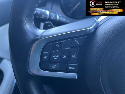 Used 2020 Jaguar E-PACE R-Dynamic S image 23