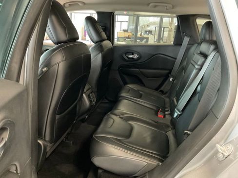 Used 2015 Jeep Cherokee Limited image 20