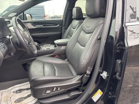 Used 2022 Cadillac XT5 Premium Luxury w/ LPO, Floor Liner Package image 10