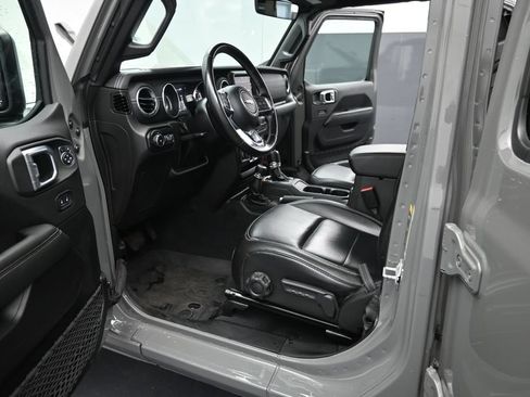 Used 2022 Jeep Wrangler Unlimited Sahara w/ LED Lighting Group AWD/4WD image 12