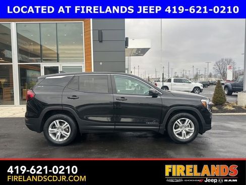 Used 2024 GMC Terrain SLE image 16