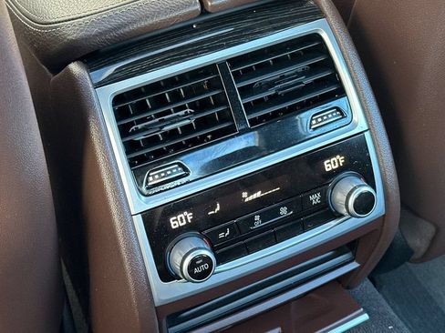 Used 2020 BMW 740i w/ M Sport Package RWD image 13