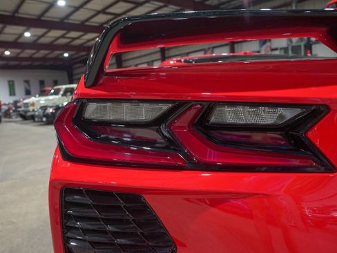 Used 2020 Chevrolet Corvette Stingray Preferred Cpe w/ 2LT Preferred Equipment Group RWD image 29