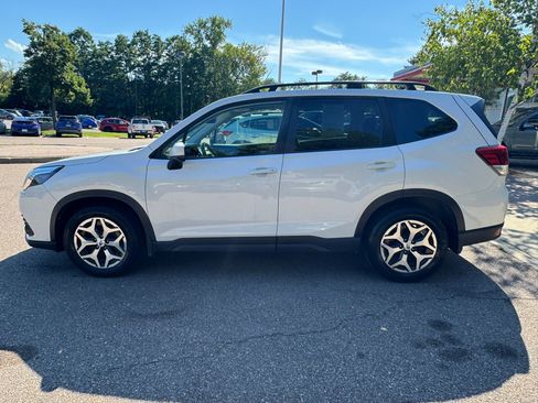 Used 2022 Subaru Forester Premium AWD/4WD image 4