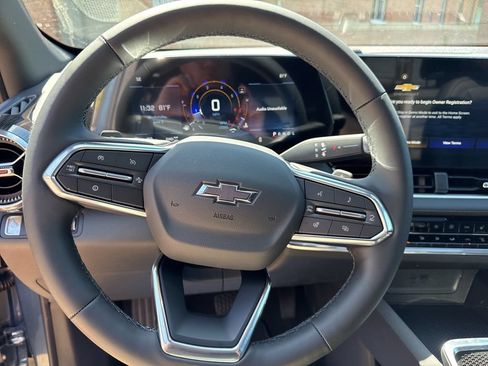 New 2026 Chevrolet Equinox LT w/ Convenience Package II AWD/4WD image 16