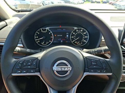 Used 2025 Nissan Altima 2.5 SV AWD/4WD image 23
