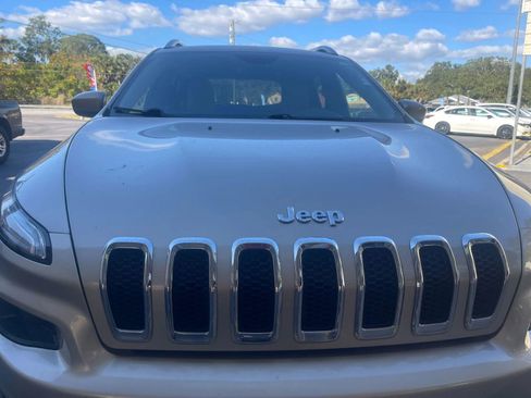 Used 2015 Jeep Cherokee Latitude image 4