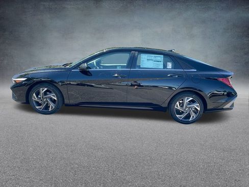 New 2025 Hyundai Elantra Limited image 28