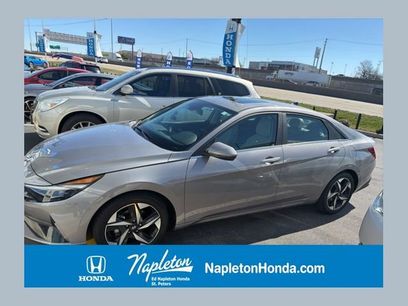 Used 2023 Hyundai Elantra Limited w/ Preferred Accessory Package