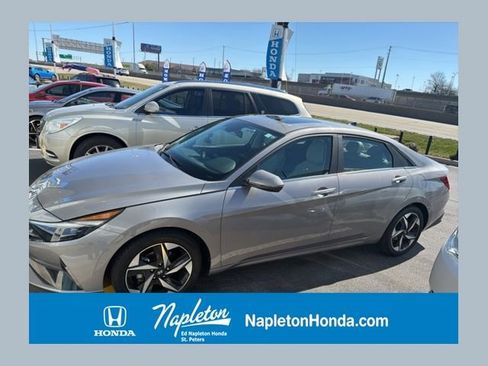Used 2023 Hyundai Elantra Limited w/ Preferred Accessory Package image 1