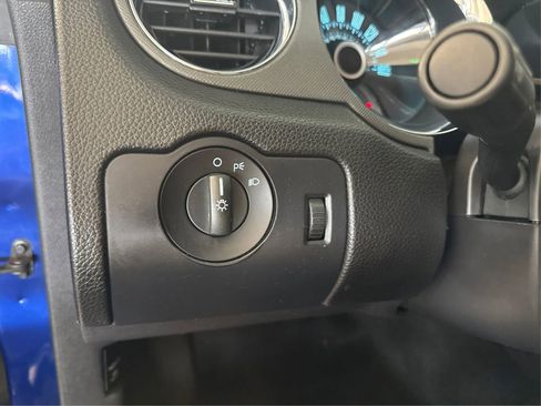 Used 2013 Ford Mustang Coupe RWD image 18