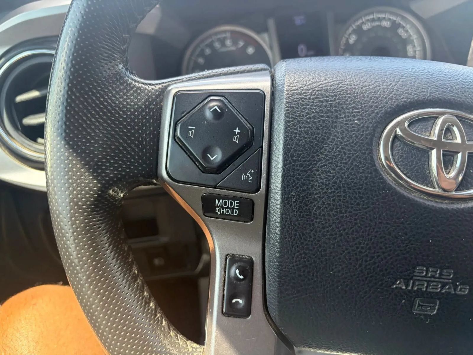 Used 2019 Toyota Tacoma SR5 AWD/4WD image 19