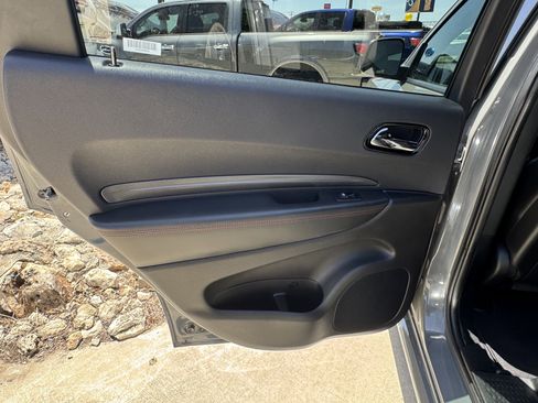Used 2024 Dodge Durango GT image 17