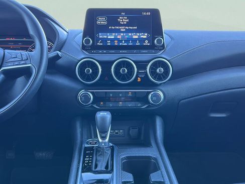 Used 2025 Nissan Sentra SV image 20