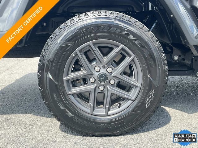 Certified 2024 Jeep Gladiator Sport AWD/4WD image 12