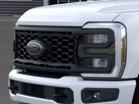 New 2025 Ford F250 Lariat w/ Lariat Ultimate Package image 17