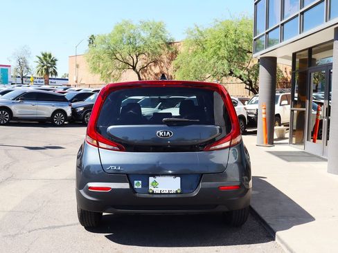 Used 2021 Kia Soul LX image 11