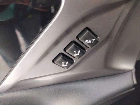 Used 2023 Subaru Outback Limited image 35