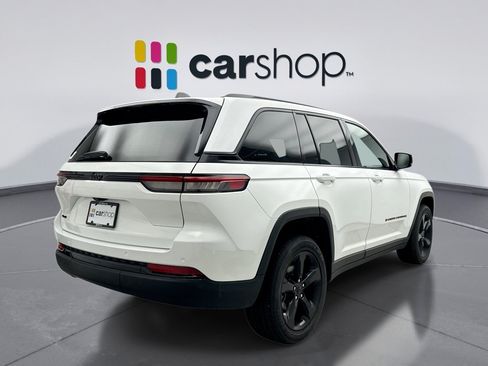 Used 2023 Jeep Grand Cherokee Altitude AWD/4WD image 5