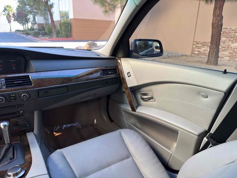 Used 2006 BMW 530xi Wagon image 25