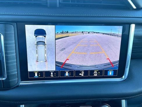 Used 2021 GMC Yukon XL Denali image 14