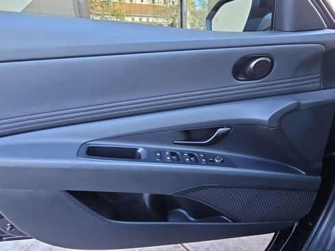 Used 2025 Hyundai Elantra Sport FWD image 27