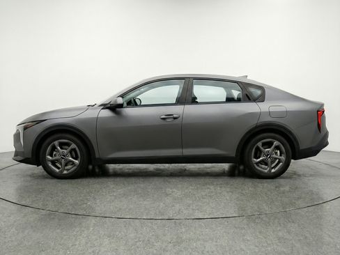 Used 2025 Kia K4 LXS image 5