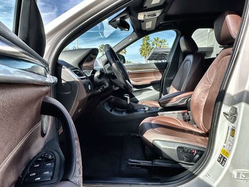 Used 2017 BMW X1 xDrive28i image 2