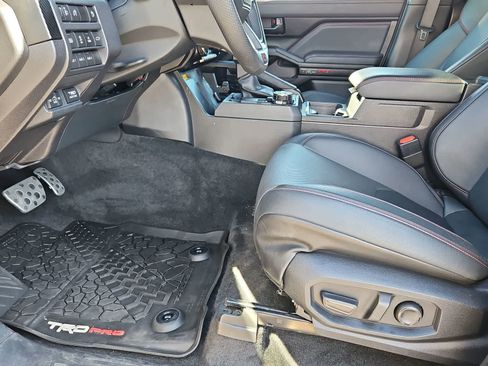 Used 2024 Toyota Tacoma TRD Pro AWD/4WD image 20