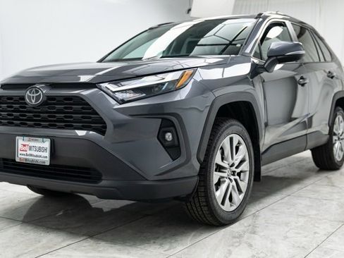 Used 2023 Toyota RAV4 XLE Premium image 6
