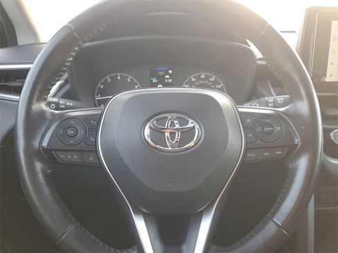 Certified 2023 Toyota Corolla Cross LE image 21