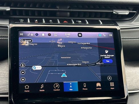 Used 2024 Jeep Grand Cherokee Limited image 16