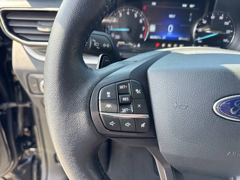 Used 2020 Ford Explorer XLT w/ Equipment Group 202A AWD/4WD image 27