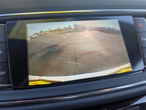 Used 2019 Buick Enclave Premium w/ Experience Buick Package image 20