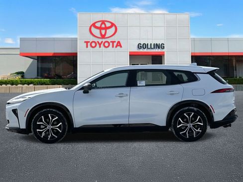 New 2026 Toyota Crown Signia image 5