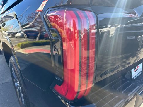 Used 2023 Toyota Tundra Platinum image 10
