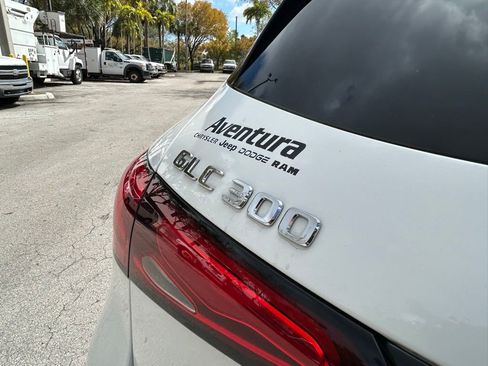 Used 2025 Mercedes-Benz GLC 300 4MATIC image 38