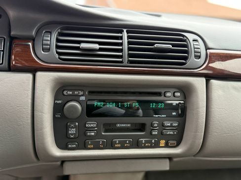 Used 1999 Cadillac De Ville D'Elegance FWD image 16