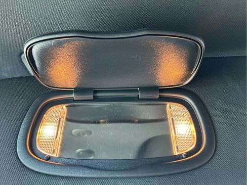 Used 2025 Chrysler Pacifica Select FWD image 35