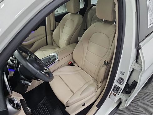 Used 2022 Mercedes-Benz GLC 300 image 27