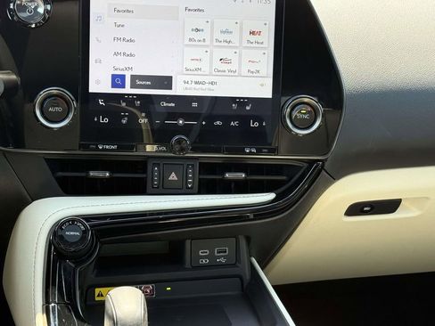 Used 2024 Lexus NX 350h AWD image 19