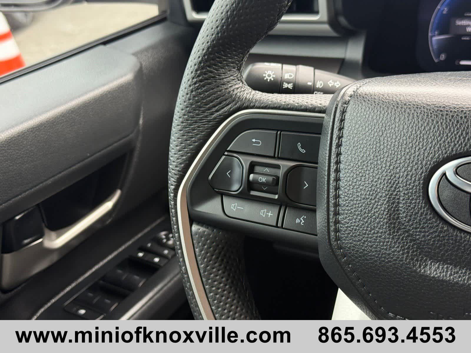 Used 2024 Toyota Tacoma TRD Sport AWD/4WD image 22