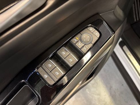 Certified 2025 Nissan Pathfinder Platinum w/ Cargo Package FWD image 11