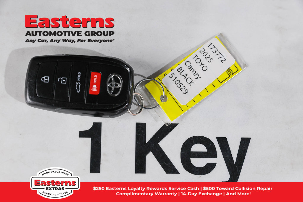 Used 2025 Toyota Camry SE FWD image 25