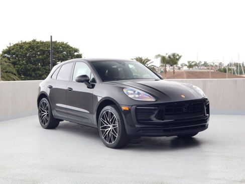 New 2026 Porsche Macan AWD/4WD image 7